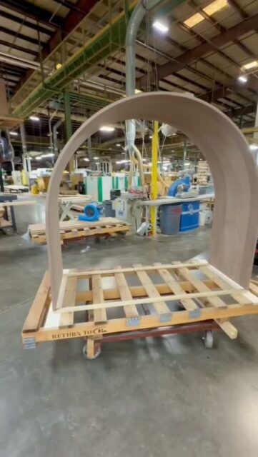Straight Walnut board in. Perfect arch out. (Ok, there might be just a little more to it than that). ๐
Have a project that needs this level of craftsmanship? Reach out, we're here to help!