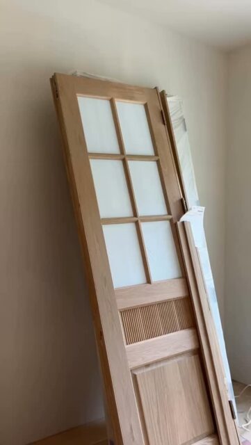 We have a bit of a soft spot for White Oakโฆespecially when it shows up in a door like this.
๐๐๐๐จ ๐ค๐ฃ๐ ๐ฌ๐๐จ ๐ ๐๐ช๐ฃ ๐๐ช๐๐ก๐. ๐
Thanks to @woodsupplynash with @huskeybuildingproducts for trusting us with it!